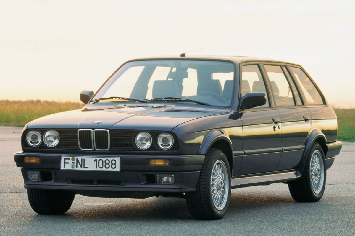 BMW 3-series Touring 1988 matmenys