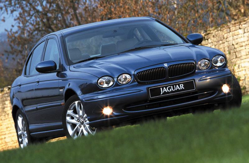 Jaguar X-Type 2001 matmenys