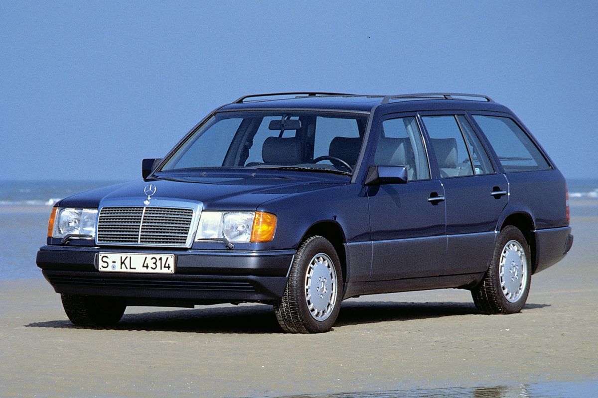 Mercedes 200-serie Combi Mercedes-Benz 200-serie Combi 1989 matmenys