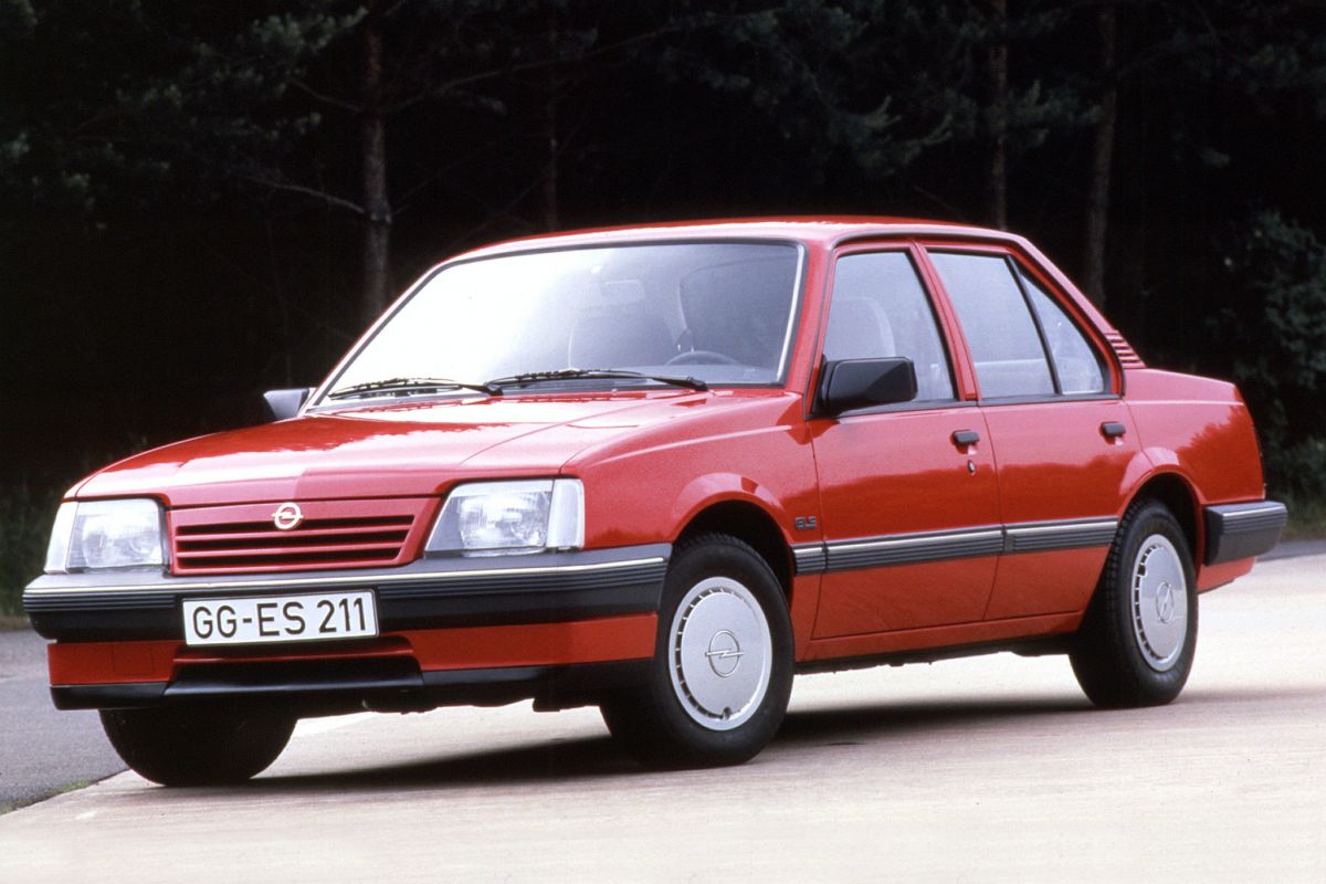 Opel Ascona 1984 matmenys