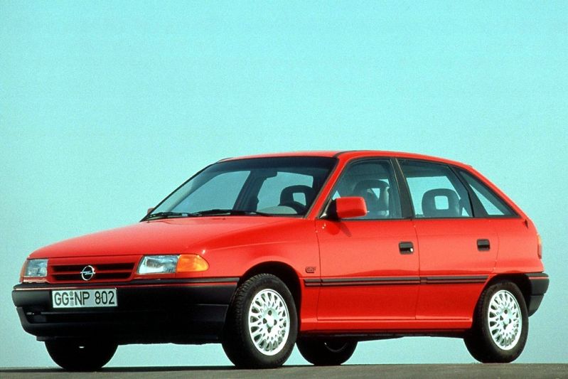 Opel Astra 1991 matmenys