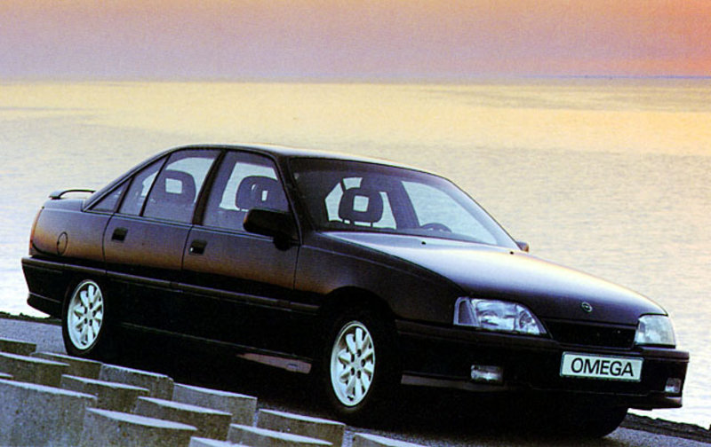 Opel Omega 1986 matmenys