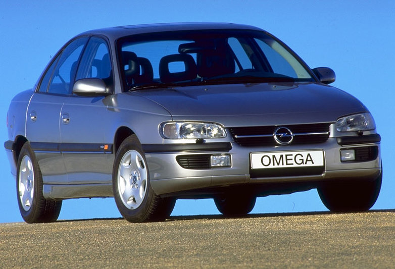 Opel Omega 1994 matmenys