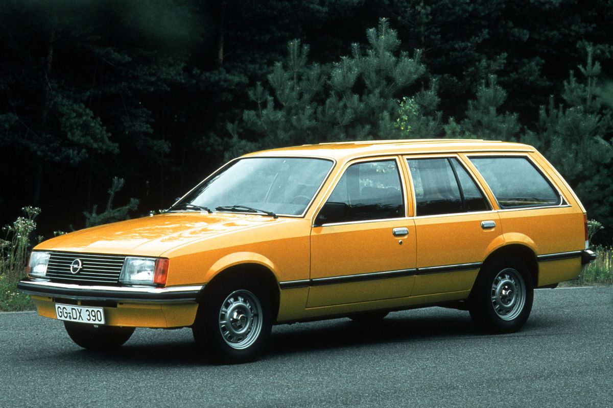 Opel Rekord Caravan 1977 matmenys