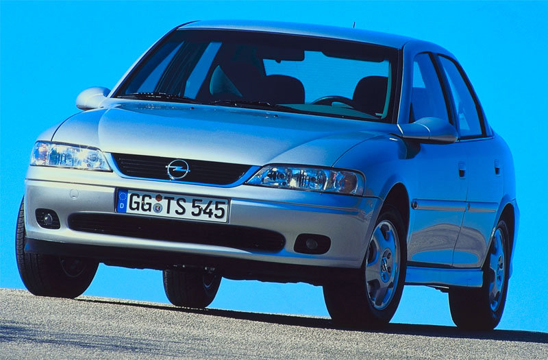 Opel Vectra 1999 matmenys
