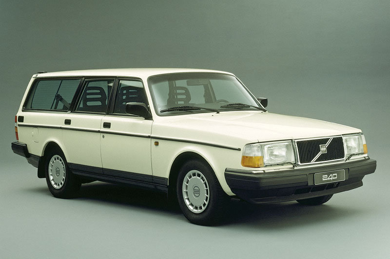 Volvo 240 Estate 1985 matmenys